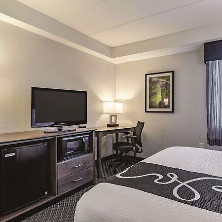 Hotel La Quinta By Wyndham Warwick Providence Airport Esterno foto
