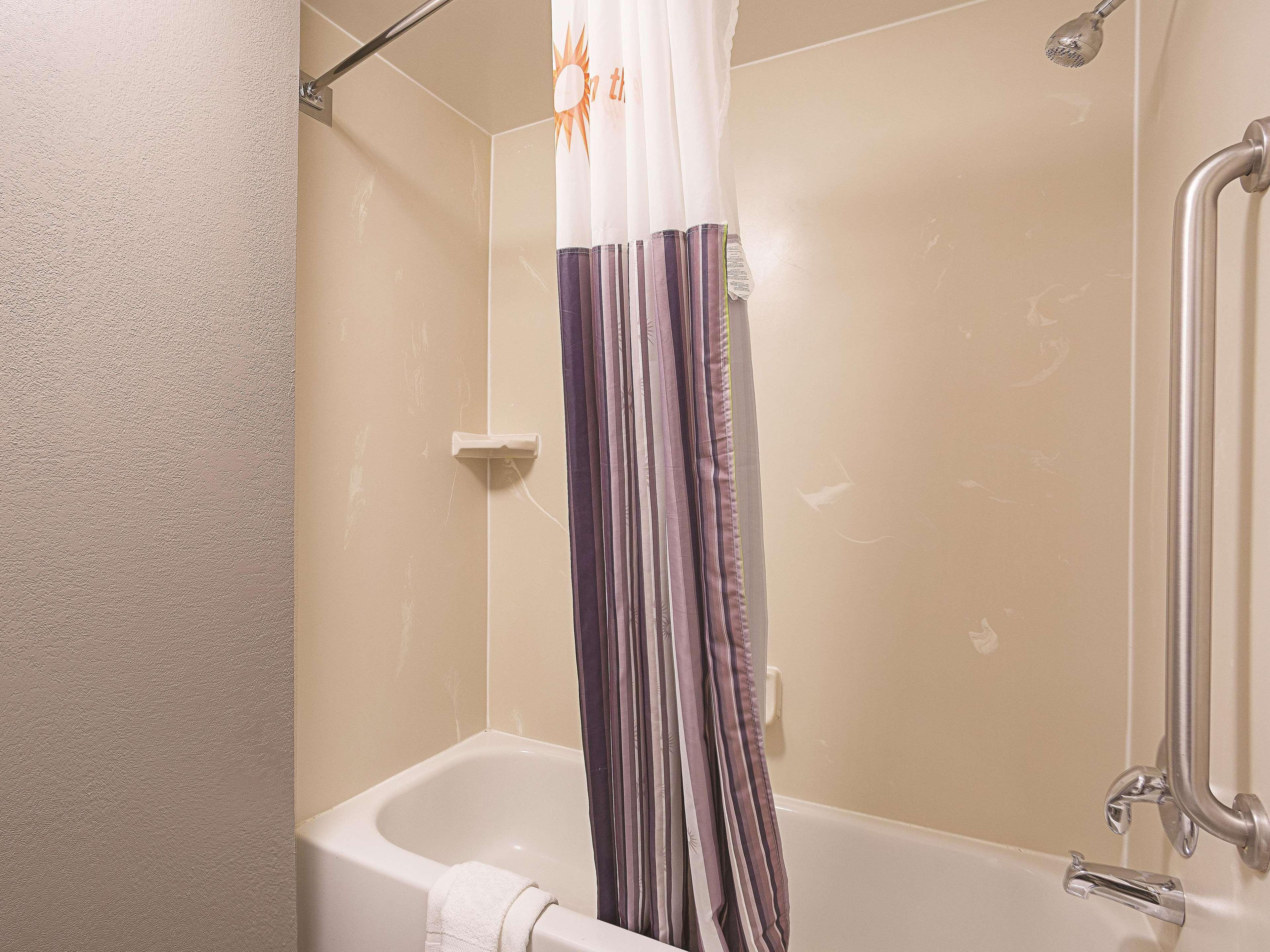 Hotel La Quinta By Wyndham Warwick Providence Airport Esterno foto