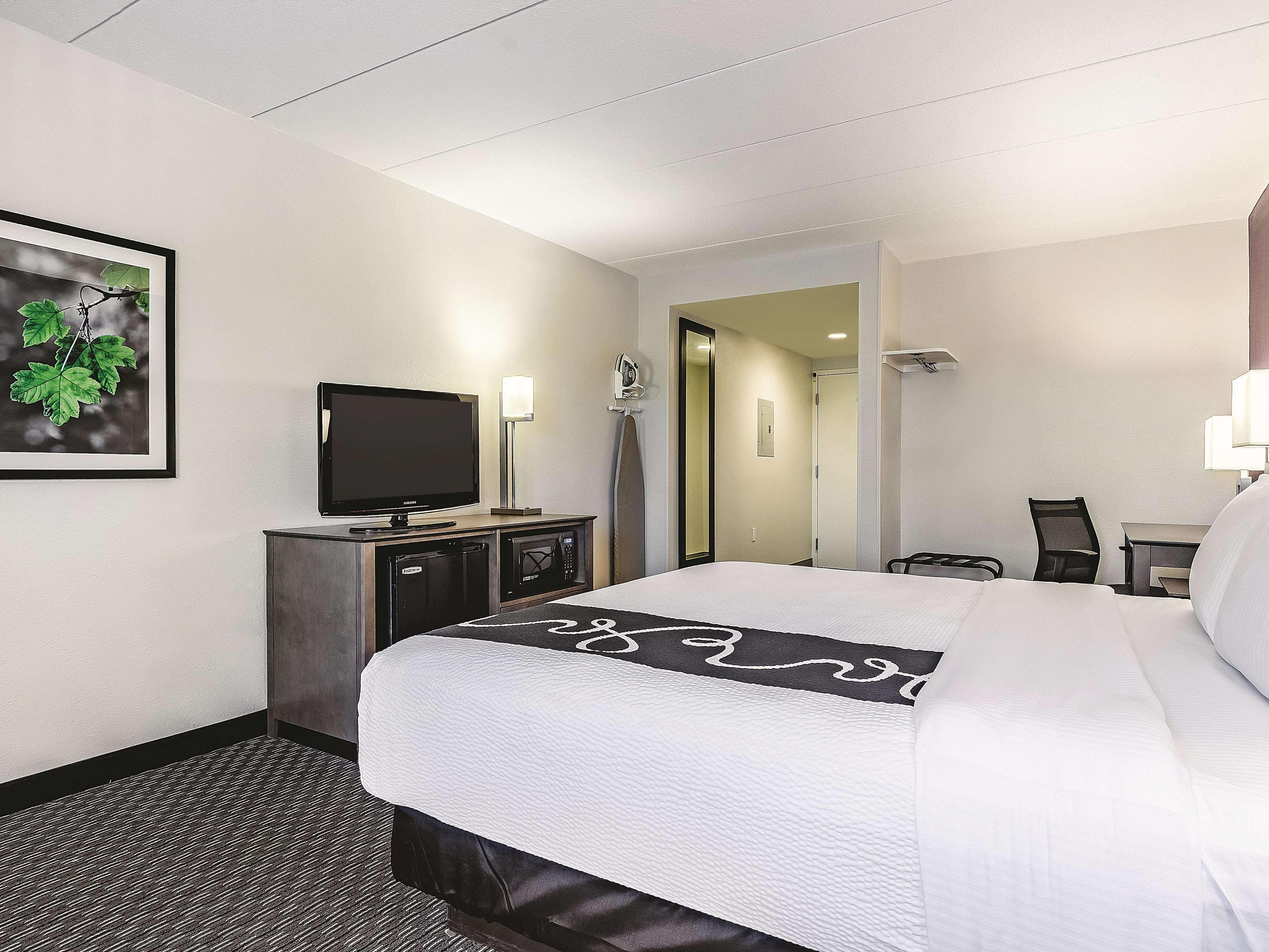 Hotel La Quinta By Wyndham Warwick Providence Airport Esterno foto