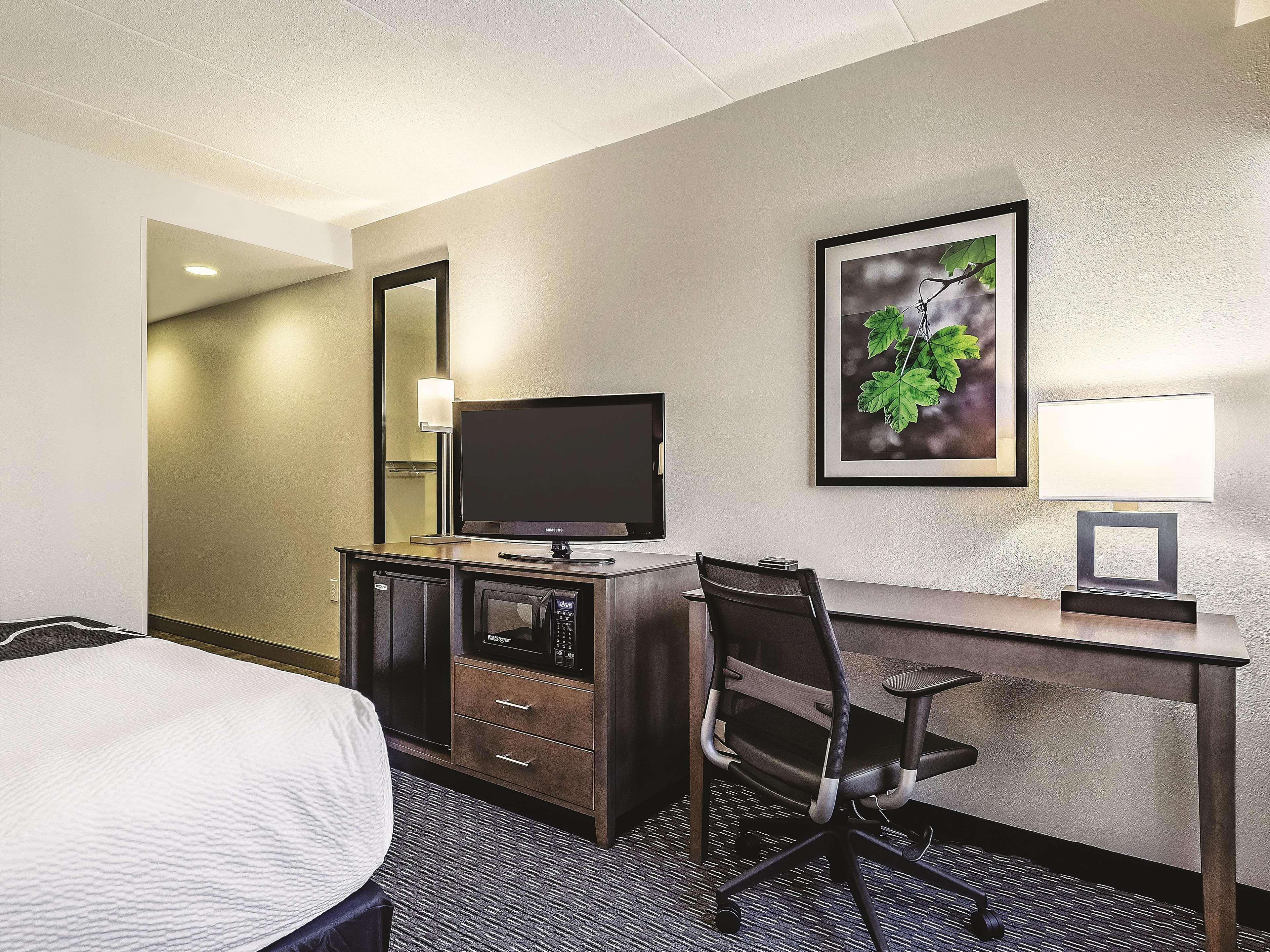 Hotel La Quinta By Wyndham Warwick Providence Airport Esterno foto