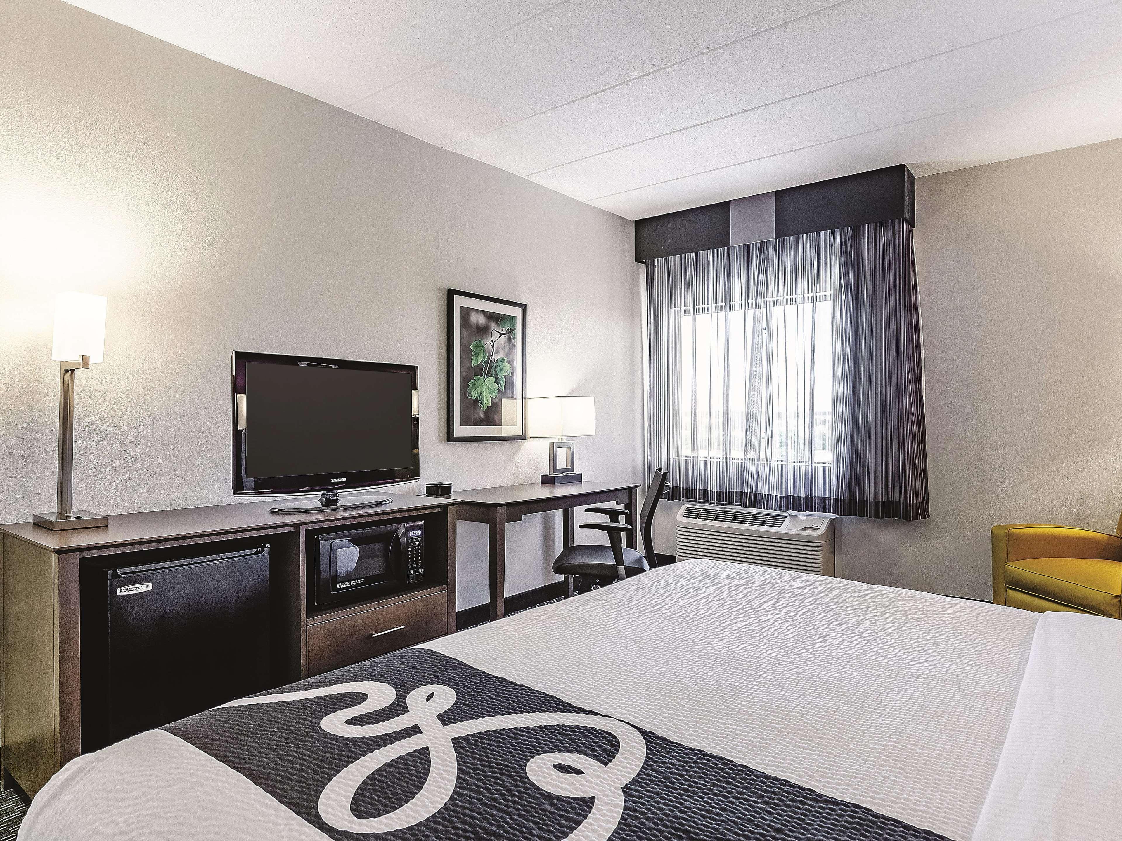 Hotel La Quinta By Wyndham Warwick Providence Airport Esterno foto