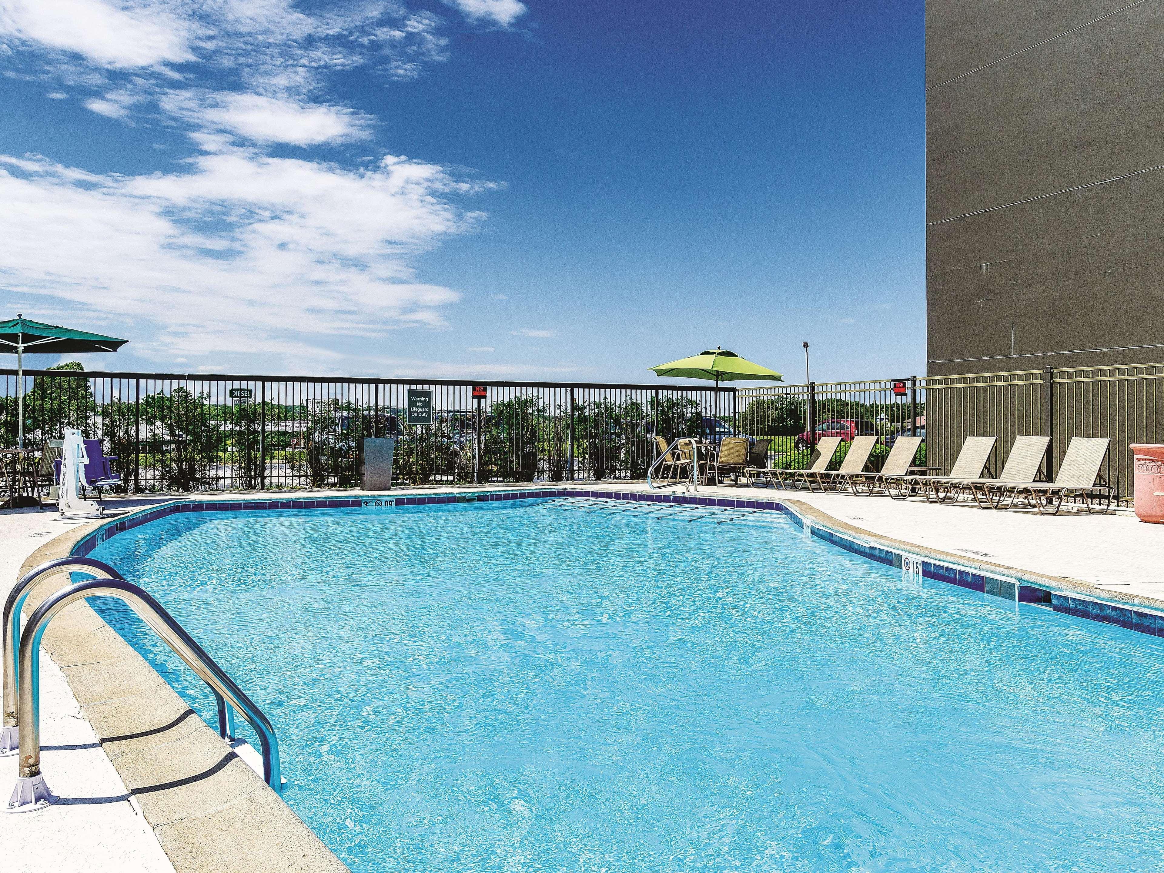 Hotel La Quinta By Wyndham Warwick Providence Airport Esterno foto
