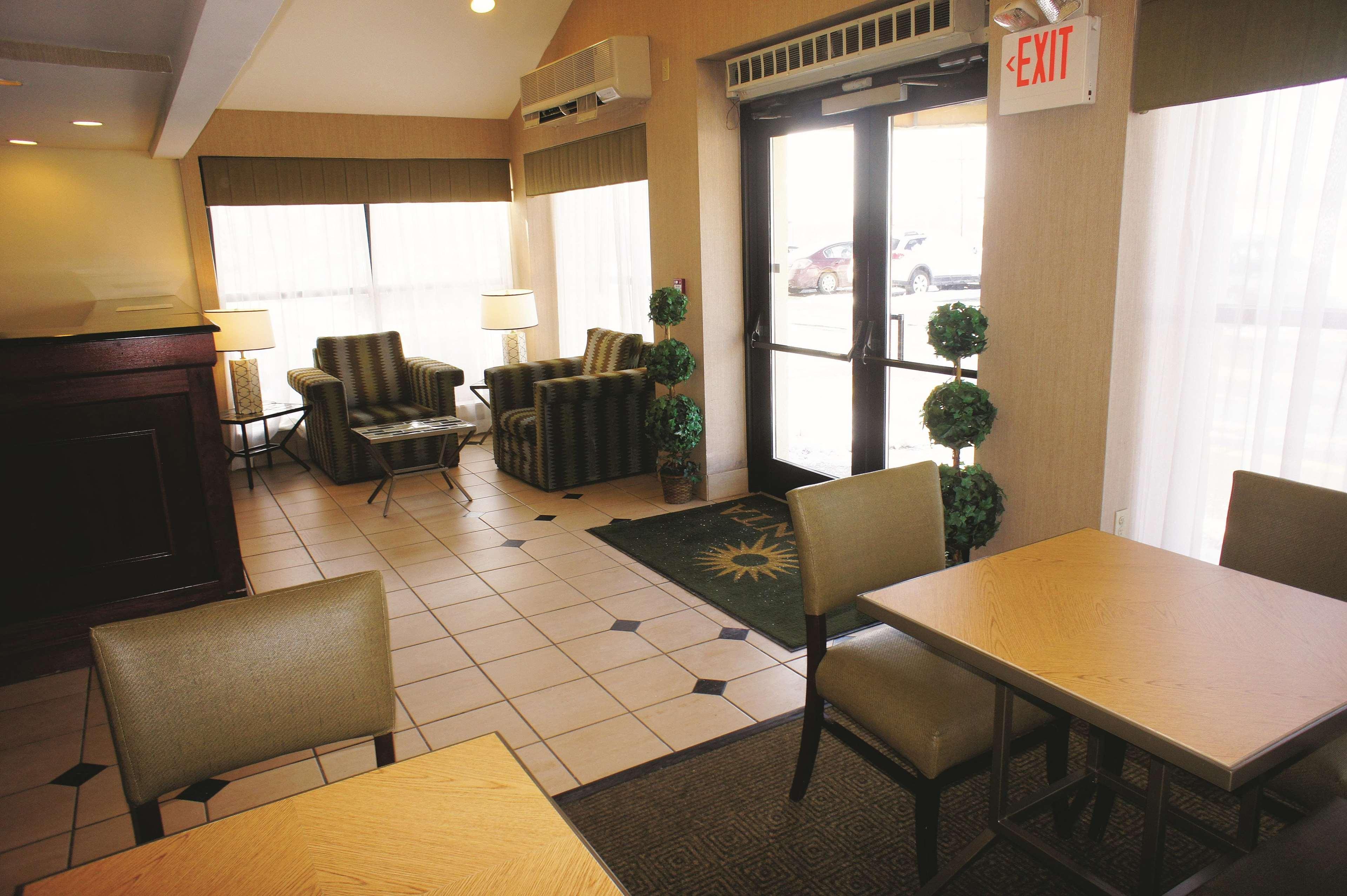 Hotel La Quinta By Wyndham Warwick Providence Airport Esterno foto