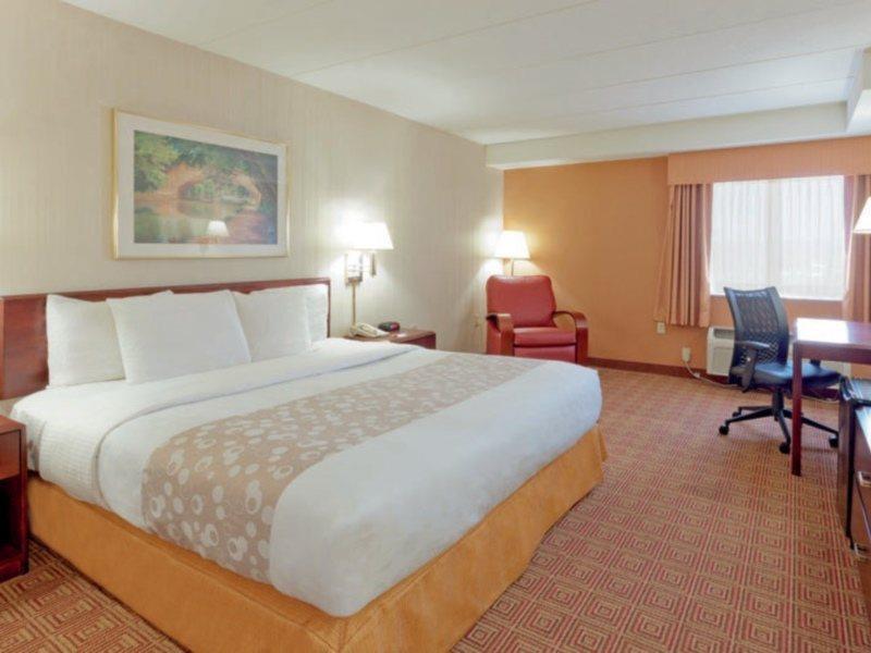 Hotel La Quinta By Wyndham Warwick Providence Airport Esterno foto