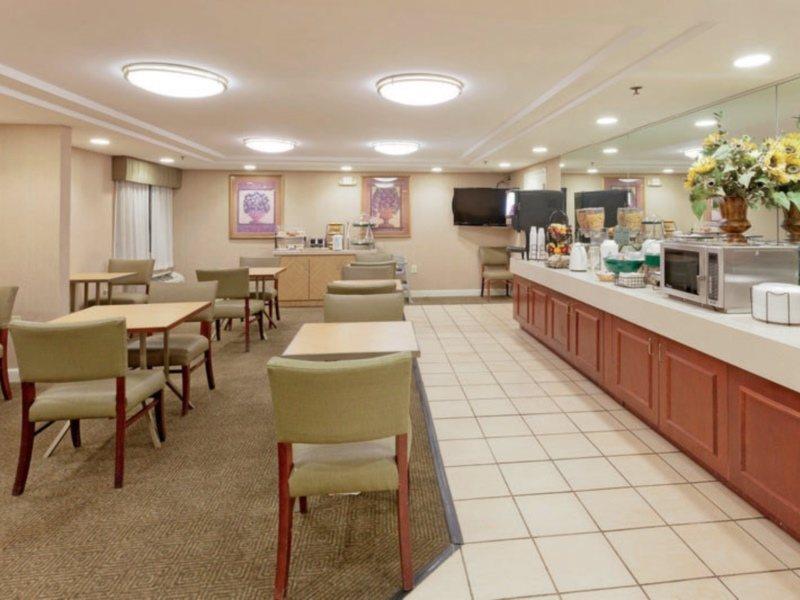 Hotel La Quinta By Wyndham Warwick Providence Airport Esterno foto