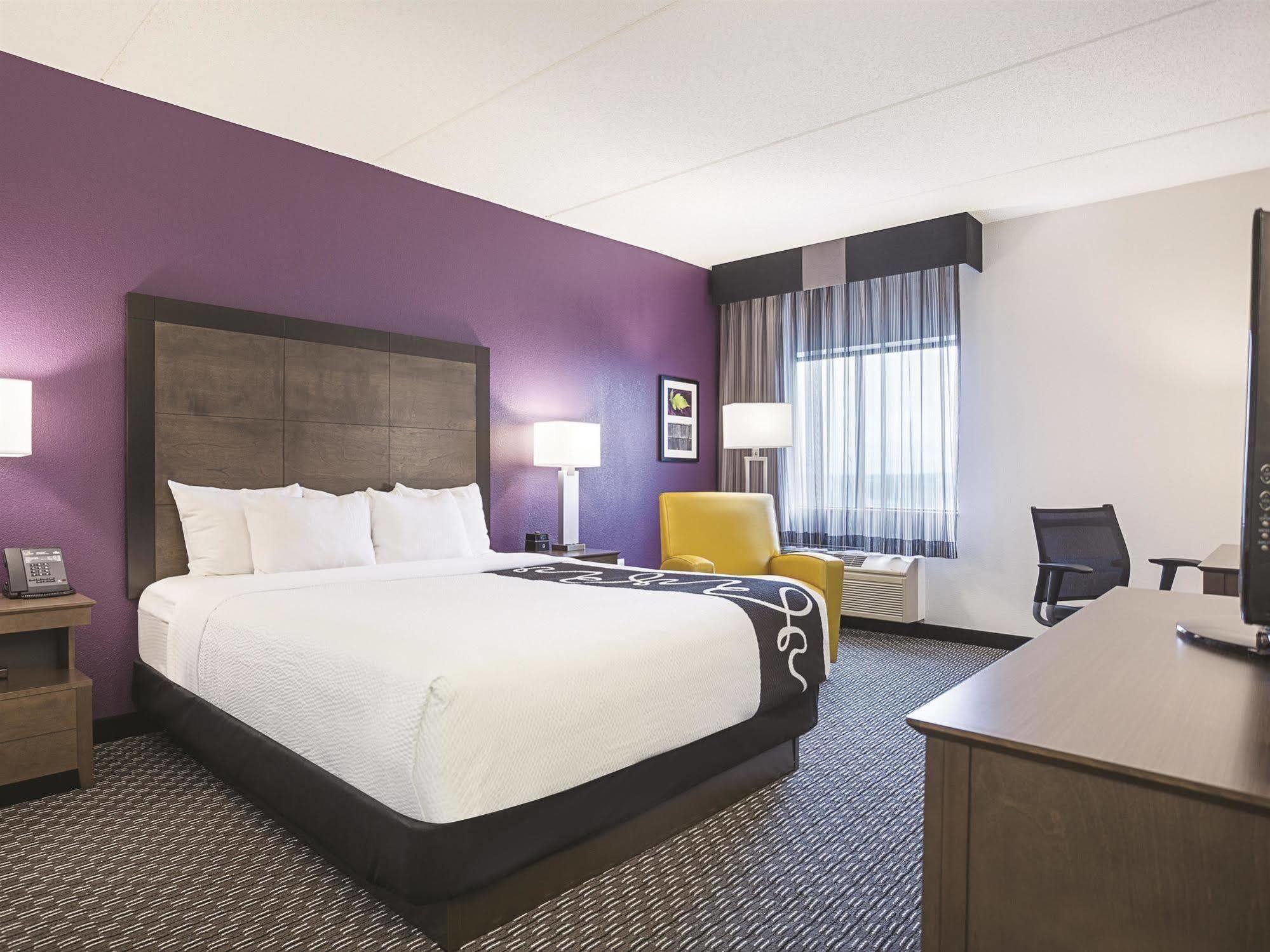 Hotel La Quinta By Wyndham Warwick Providence Airport Esterno foto