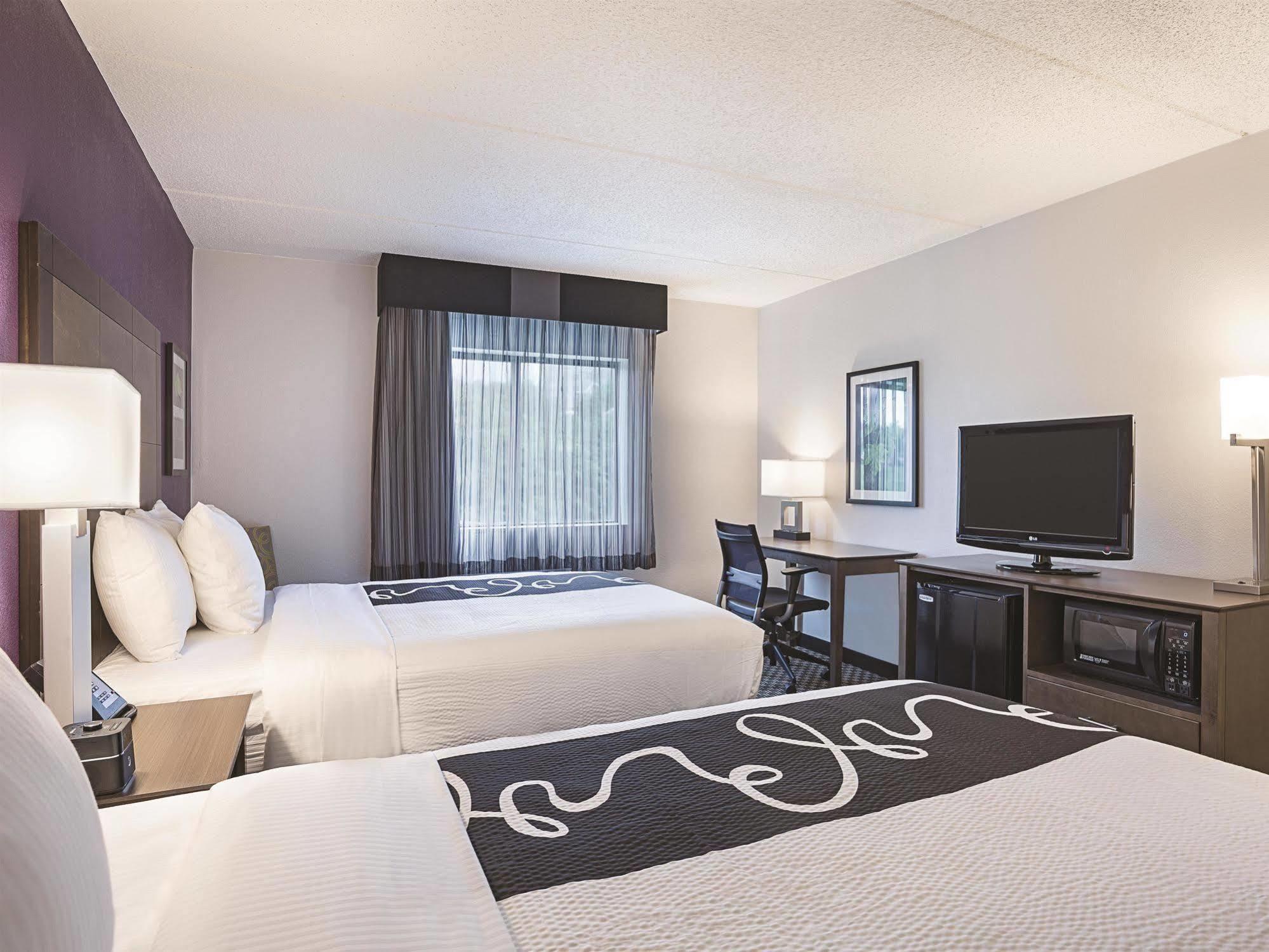 Hotel La Quinta By Wyndham Warwick Providence Airport Esterno foto